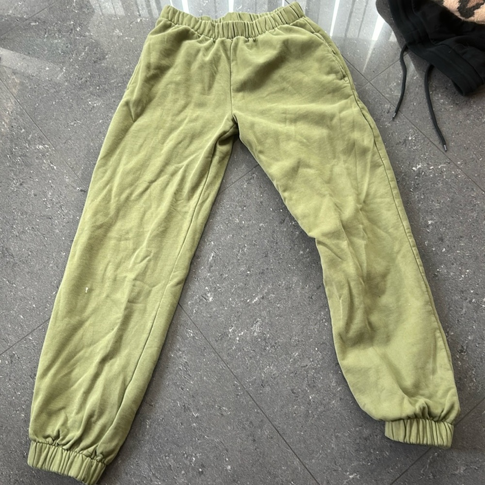 Road sweatpants from Brandy  in green. Size small